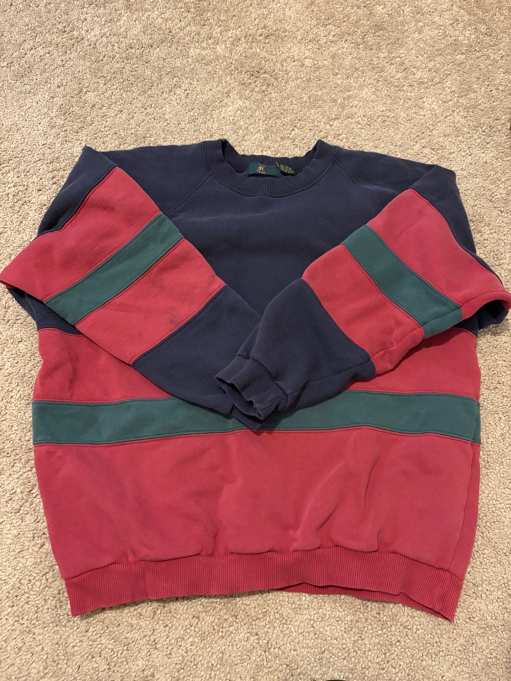 Vintage Men's Navy, Red & Green Crewneck Sweatshirt